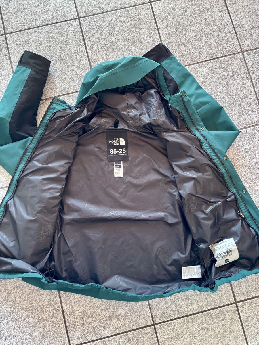 Giacche: The North Face Mountain Jacket Retro – Nuovo (secondo la descrizione) da Mattstetten venduto da seven72 3