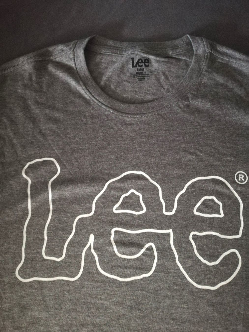 Lee T-shirt: Lee Tshirt Grösse L unisex grau neu – Nuovo e nell'imballaggio originale da Rüegsauschachen venduto da Jawenito 1
