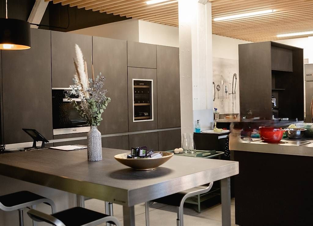 Küchengeräte: Wohnwand mit Weinschrank und Backofen  – Gebraucht aus Wädenswil von nhe_j5lf