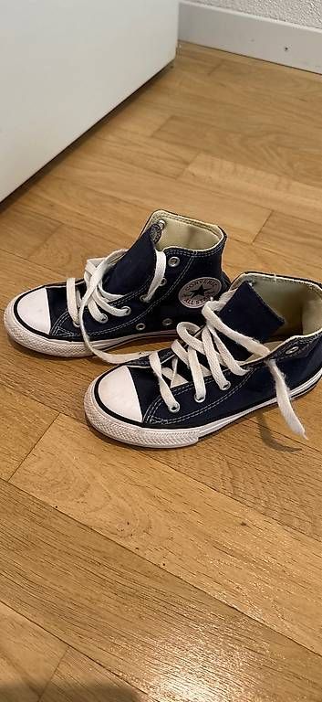 Scarpe per ragazzi: Sneaker Converse Größe 29 – Usato da Strengelbach venduto da lul_tfr6