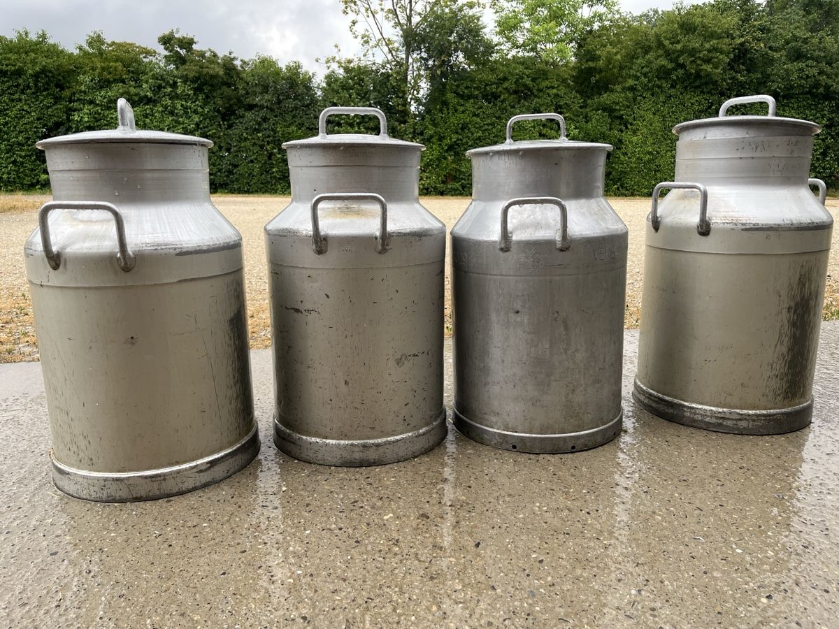 Autres articles pour la maison: 4 Milchkannen 40l – D'occasion à Allschwil par Res_1960