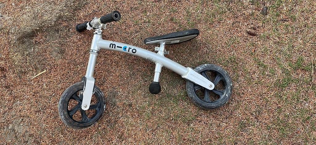 Fahrzeuge für Kinder: Ultra flitziges Laufvelo – Gebraucht aus Wangen SZ von flowerfly
