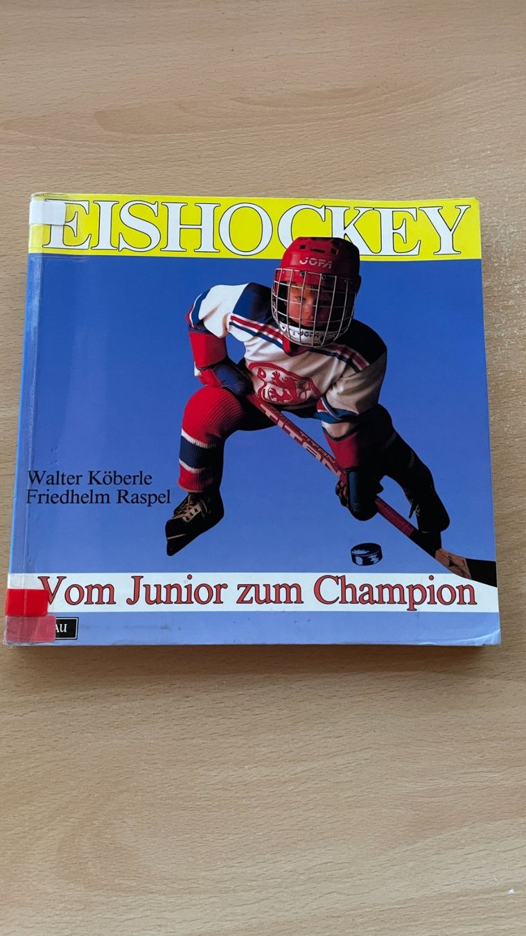 Libri: Eishockey vom Junior zum Champion – Usato da Glattfelden venduto da markweb