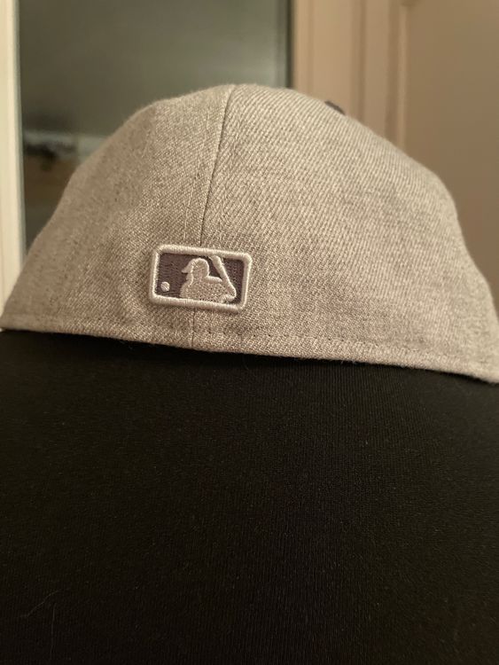 New Era Copricapi, berretti & cappellini: NY - New Era Cap grau – Usato da Horgen venduto da and_52jt 2