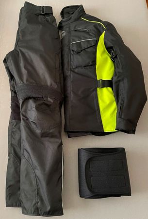 Motorradanzug inkl. Nierengurt - wie neu