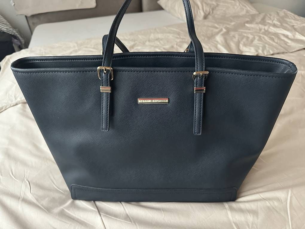 Tommy Hilfiger Borse da donna: Handtasche Tommy Hilfiger – Usato da Schötz venduto da ale_z5hw