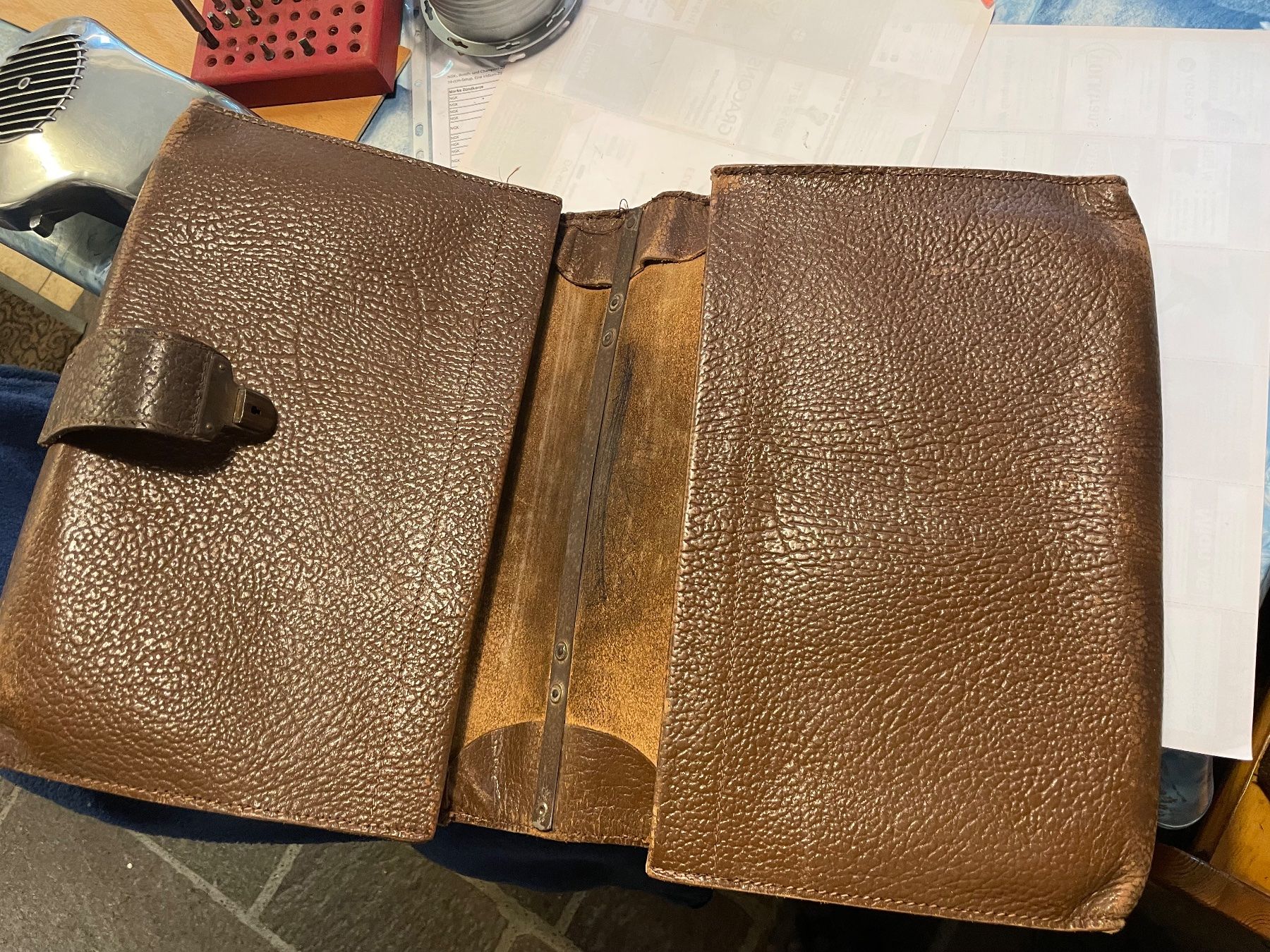Taschen: Vintage Schulmappe aus Leder – Gebraucht aus Thayngen von stammsani 2