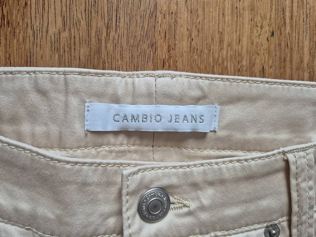 Pantalons: Damen Hose Grösse 40 – D'occasion à Schneisingen par sil_qb5m 2