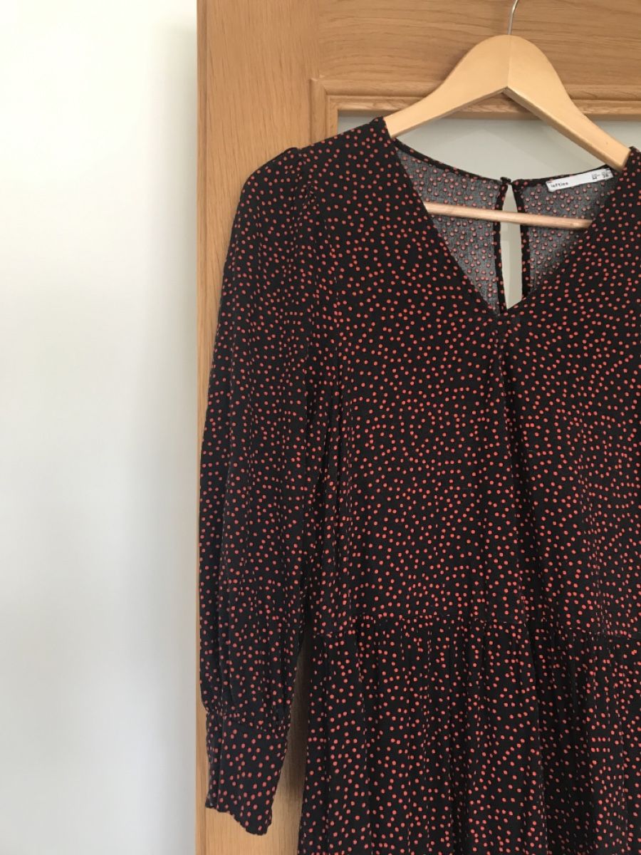 Vestiti: Chic Black & Red Polka Dot Dress, Size M – Usato da Untersiggenthal venduto da mic_ksv9 1
