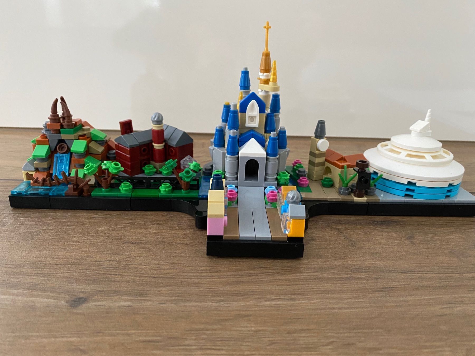 Giocattoli: MOC Disneyland Streetview – Usato da Nidfurn venduto da suter.glarus