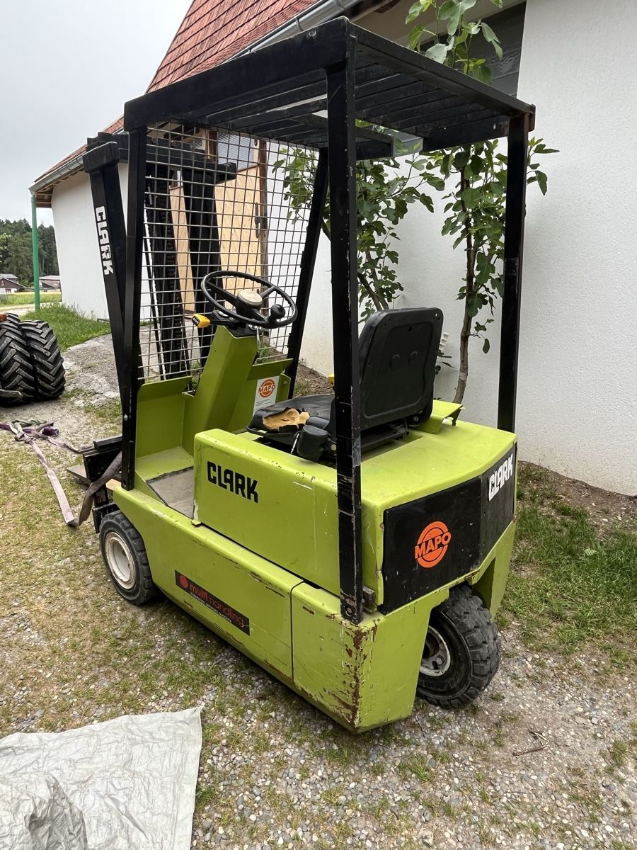 Clark Carrelli elevatori e a forche: Clark Stapler – Difettoso da Schüpfen venduto da Centurion65 2