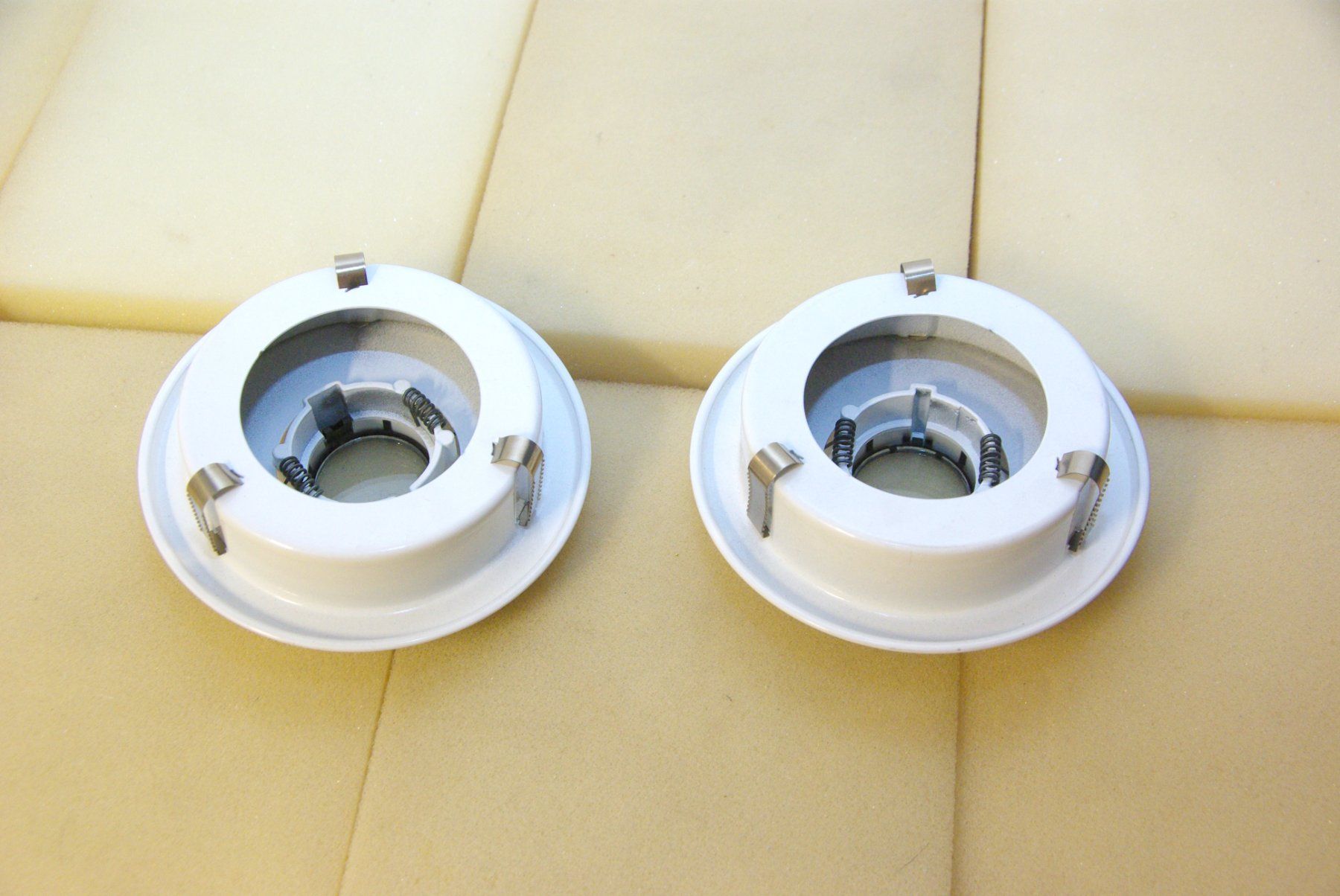 Lampadari & plafoniere: 2x Deckenspot Abdeckungen, weiss - d:55mm – Nuovo (secondo la descrizione) da Herisau venduto da Cevianer1844 3