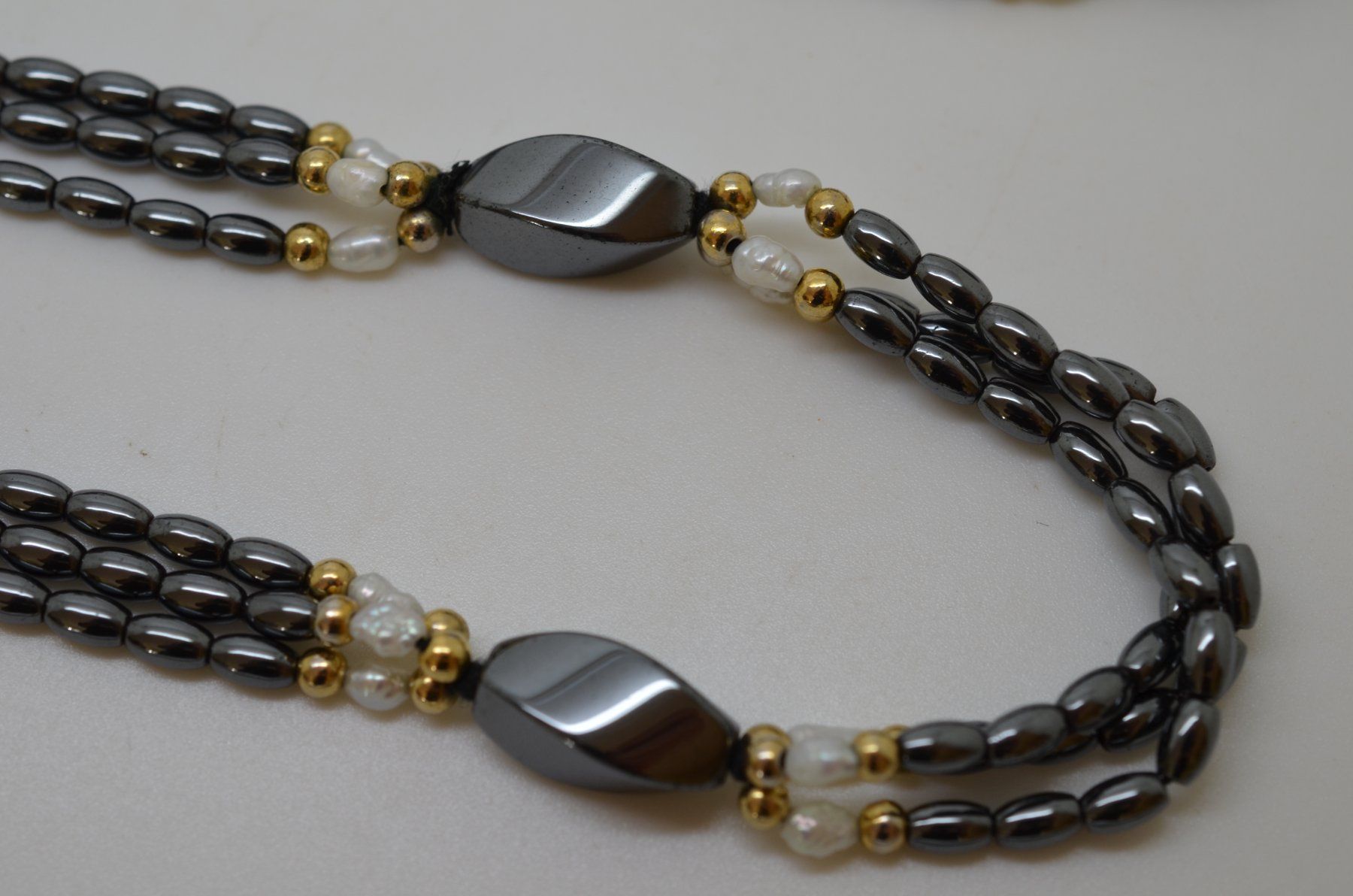 Catenine: Sautoir 74 cm avec hématites perles eau douce véritables – Usato da La Croix (Lutry) venduto da OMEGA07 1