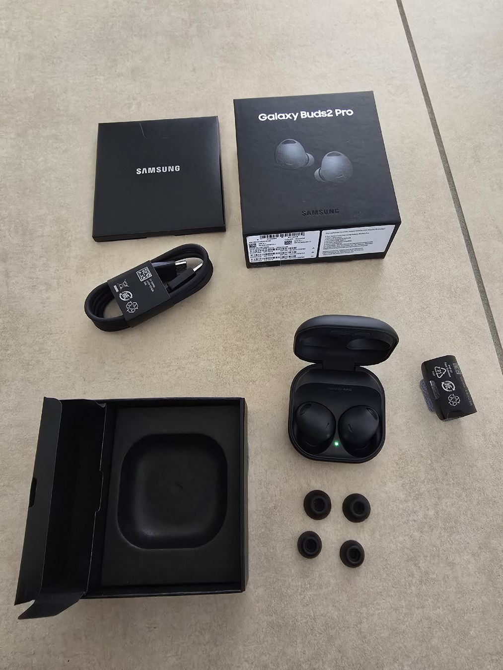Samsung Cuffie: Samsung Galaxy Buds2 Pro In-Ear Kopfhörer – Usato da Rickenbach b. Wil venduto da VeryLovelyThings 1