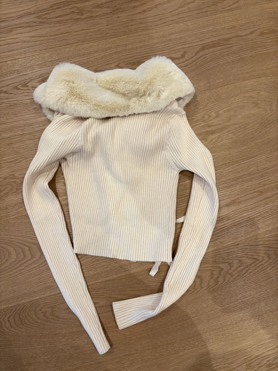 Mango Pullover & Sweatshirts: Camille Charriere x Mango sweater – Neu (gemäss Beschreibung) aus St. Gallen von ott_f827 3
