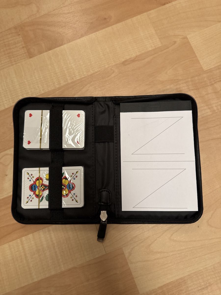 Giochi: Jasskarten-Set mit Etui und Notizblock – Nuovo e nell'imballaggio originale da Oberweningen venduto da Jogi2