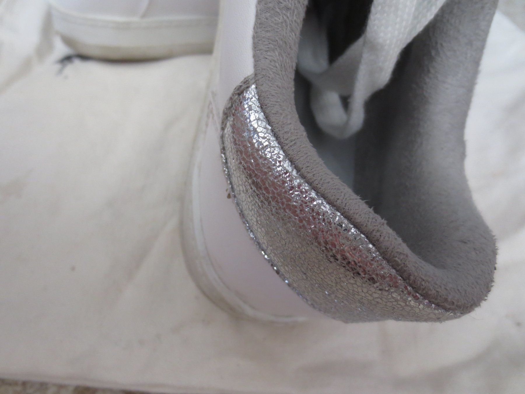 C&A Scarpe da donna: Freizeitschuh weiss Grösse 38 – Usato da Männedorf venduto da Livingston 3