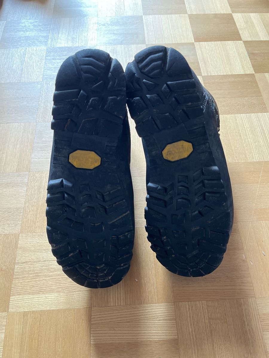 Decathlon Scarpe da uomo: Forclaz Wanderschuh ca. Grösse 42 – Usato da Unterlangenegg venduto da Webvi 1