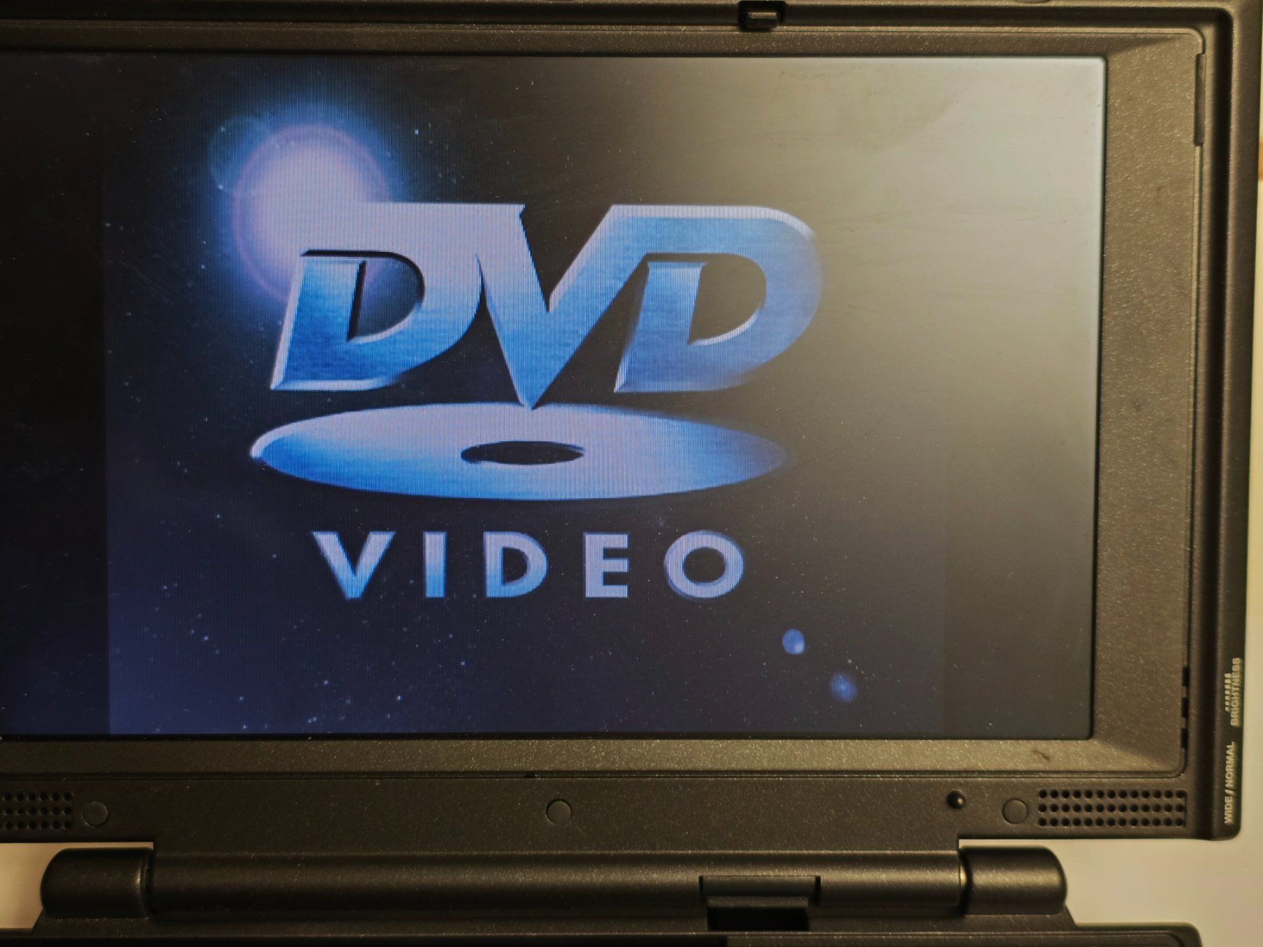 Lettore multimediale portatile: Durabrand Tragbarer Auto DVD Player – Usato da Reinach AG venduto da softwareladen 1