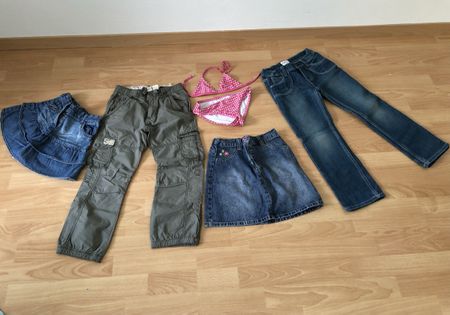 Mädchenkleider Paket Gr. 122 Jeans Bikini