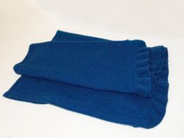 Possum Schultertuch blau mit Rüsche