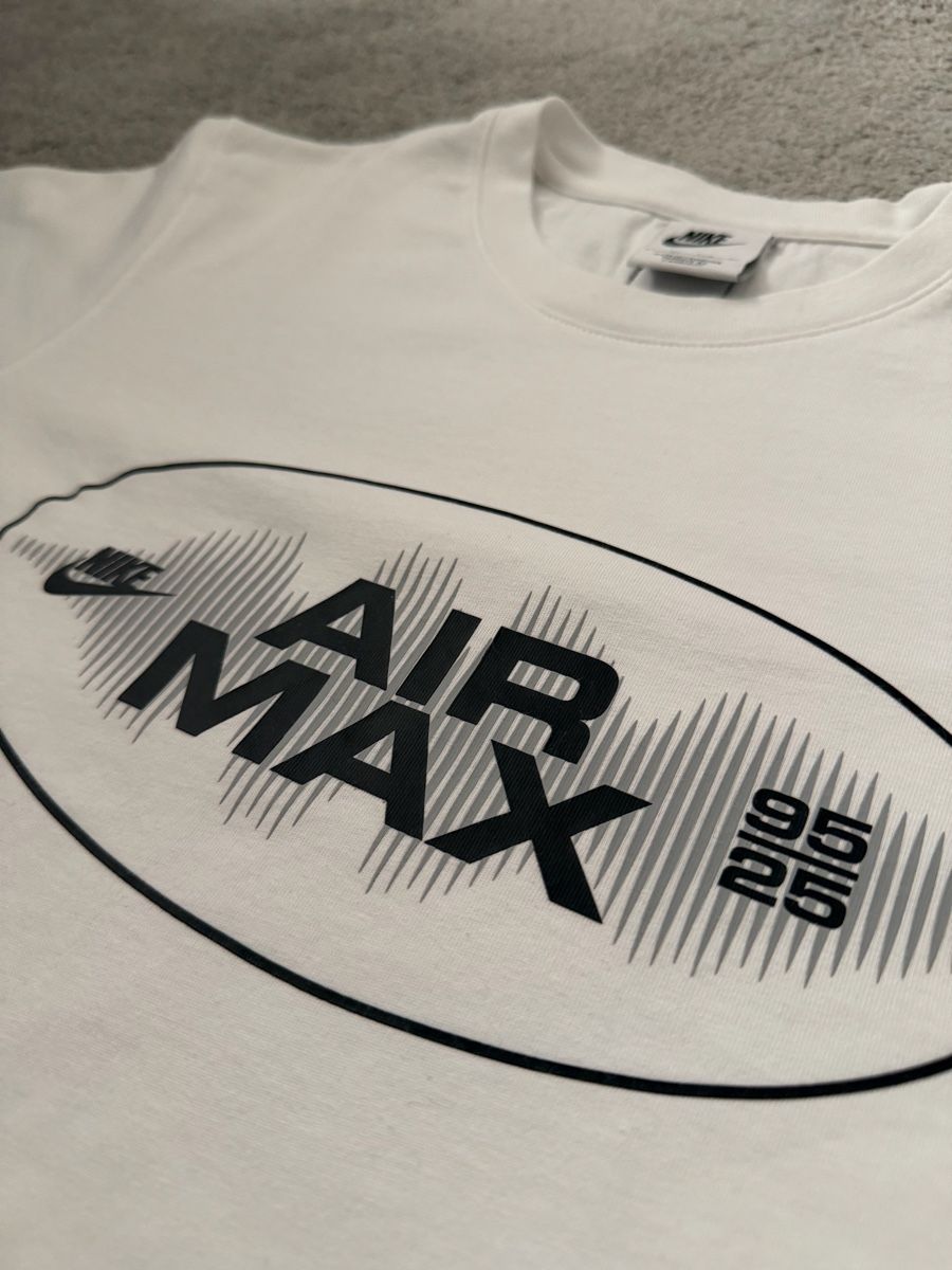 Nike T-shirt: Nike Shirt neu! – Nuovo (secondo la descrizione) da Zürich venduto da pab_7gfs 1