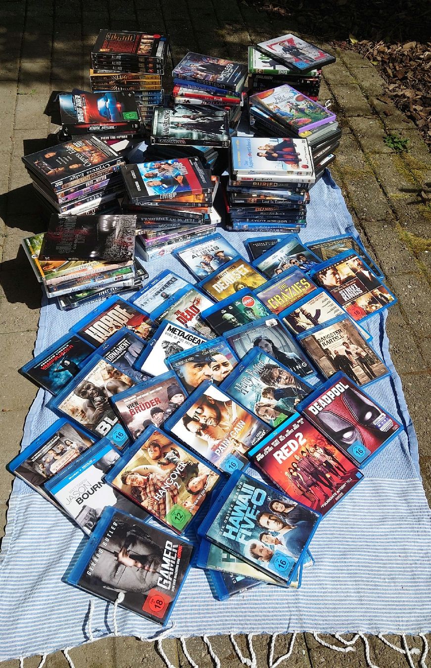 Alle DVDs: Riesige Blu-ray- und DVD-Sammlung (nicht alles auf 1. Bild)! – Gebraucht aus Fraubrunnen von PlueschPanda 2