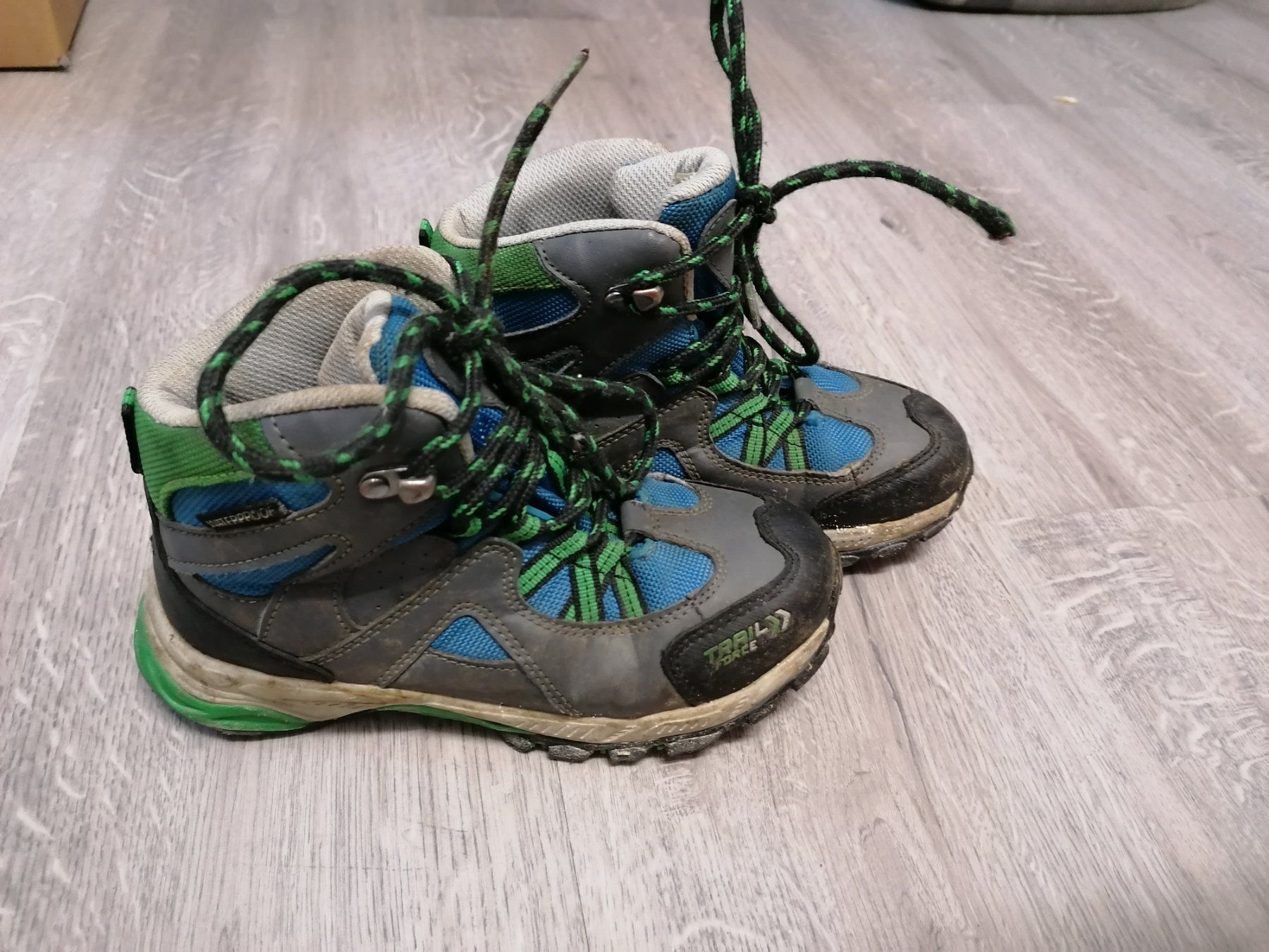Scarpe per ragazzi: Wanderschuhe Gr. 32 – Usato da Thalwil venduto da myandine 1
