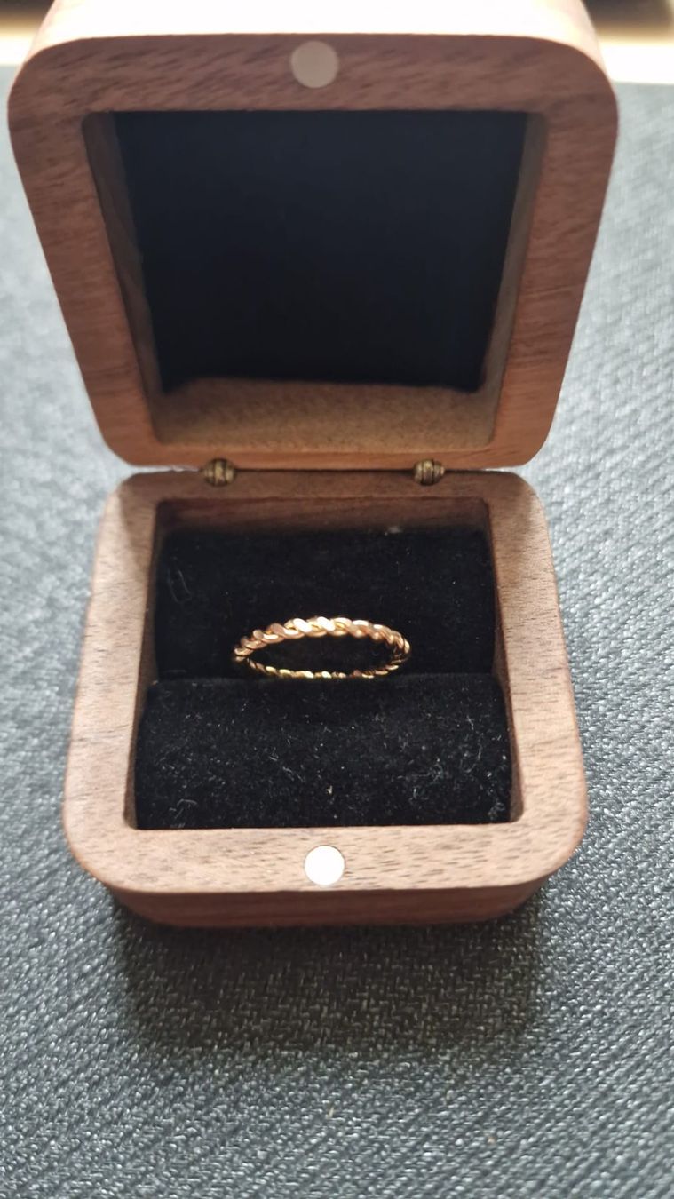 Anelli: Ring chromstahl, goldfarbend Grösse 53 – Nuovo (secondo la descrizione) da St.Gallen venduto da Dombidor