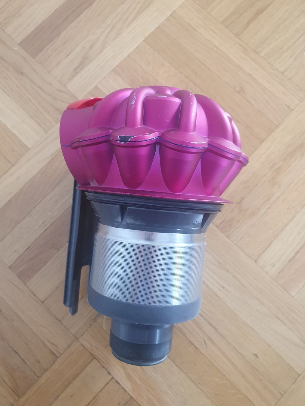 Contenitori & Simili: Cyclone pour dyson V7, ( compatible V8 ) – Usato da Prilly venduto da RoDyRe 1