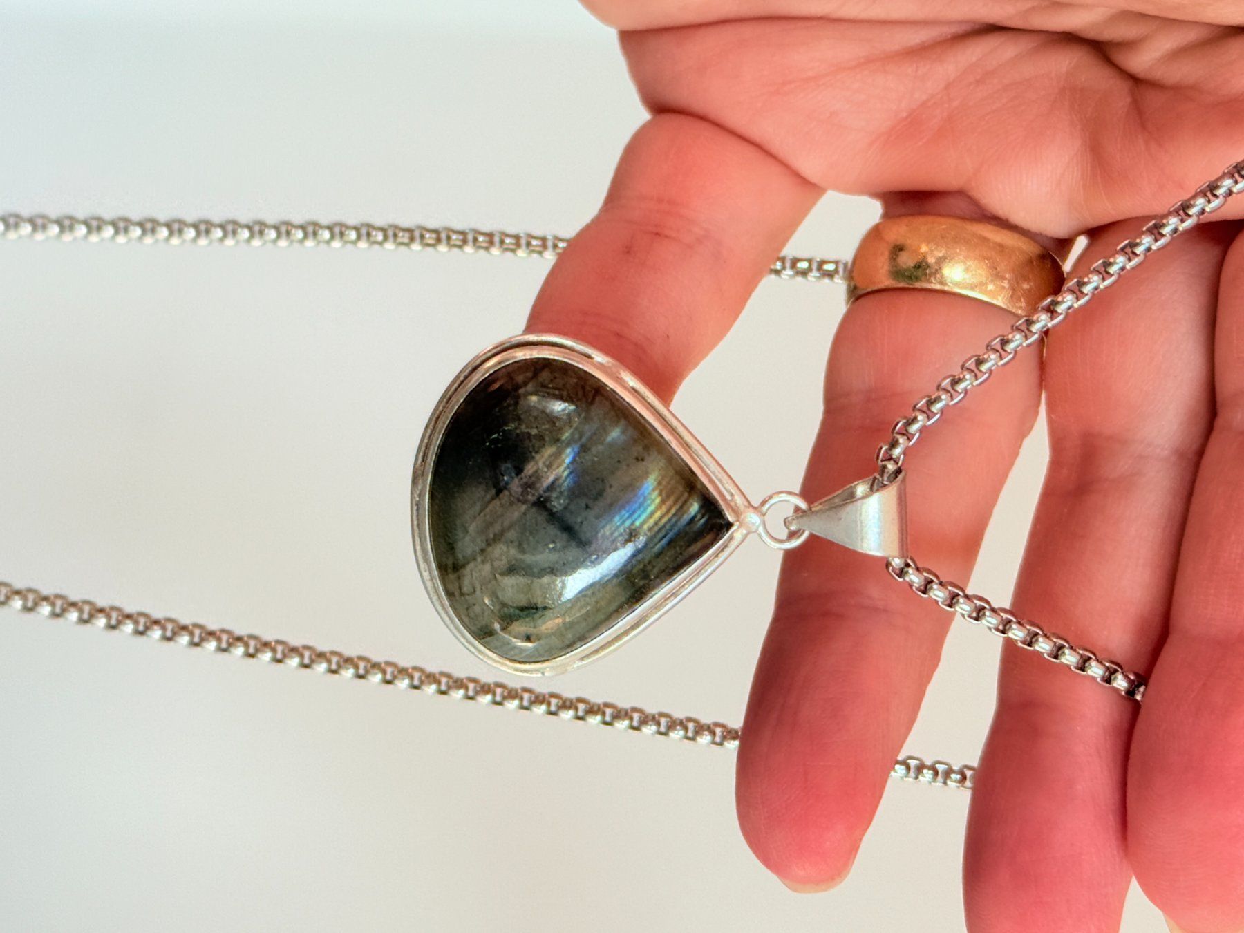 Catenine: Collier Labradorite , Pendentif Goutte d'Eau – Nuovo e nell'imballaggio originale da Genève venduto da AGBERG 3