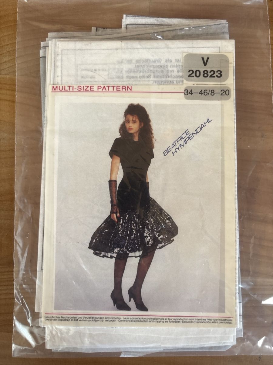 Cartamodelli: Schnittmuster für Damen Kleid – Usato da Rümlang venduto da euqinom16