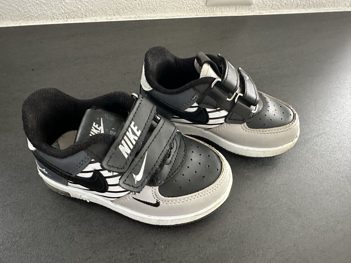 Nike Schuhe für Jungen: Sneaker Gr. 23 – Neu (gemäss Beschreibung) aus Stetten SH von mp_11