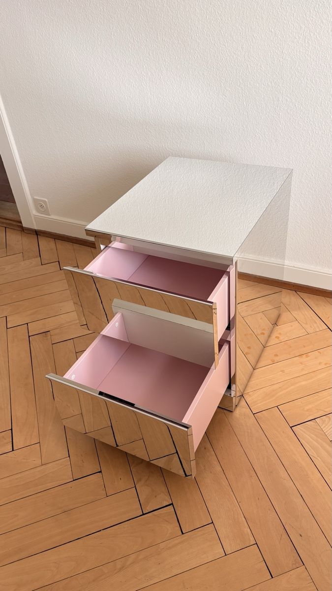 Ikea Nachttische: Ikea Malm Nachttisch Limitierte Spiegel - Edition – Gebraucht aus Zürich von ryanoppliger 2
