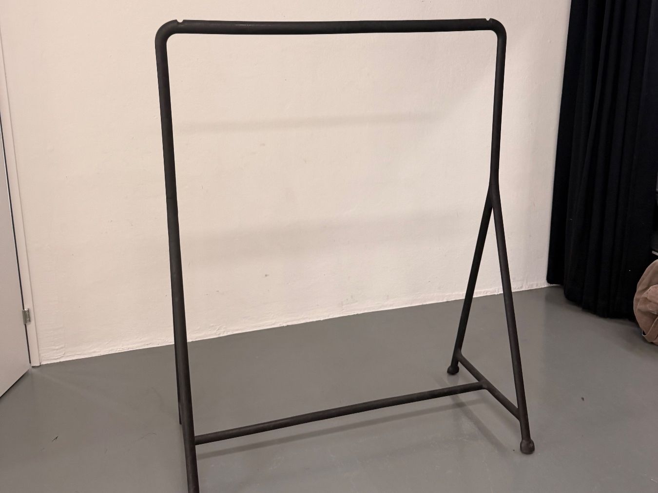 Ikea Porte manteau: IKEA Kleiderständer Schwarz – D'occasion à Zürich par tyma