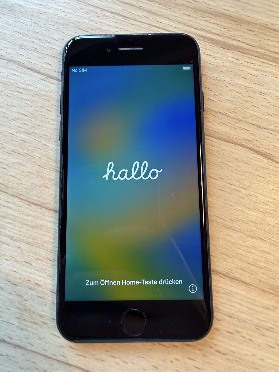 Apple Handys / Smartphones: iPhone SE 64GB  – Gebraucht aus Chur von Sim7000