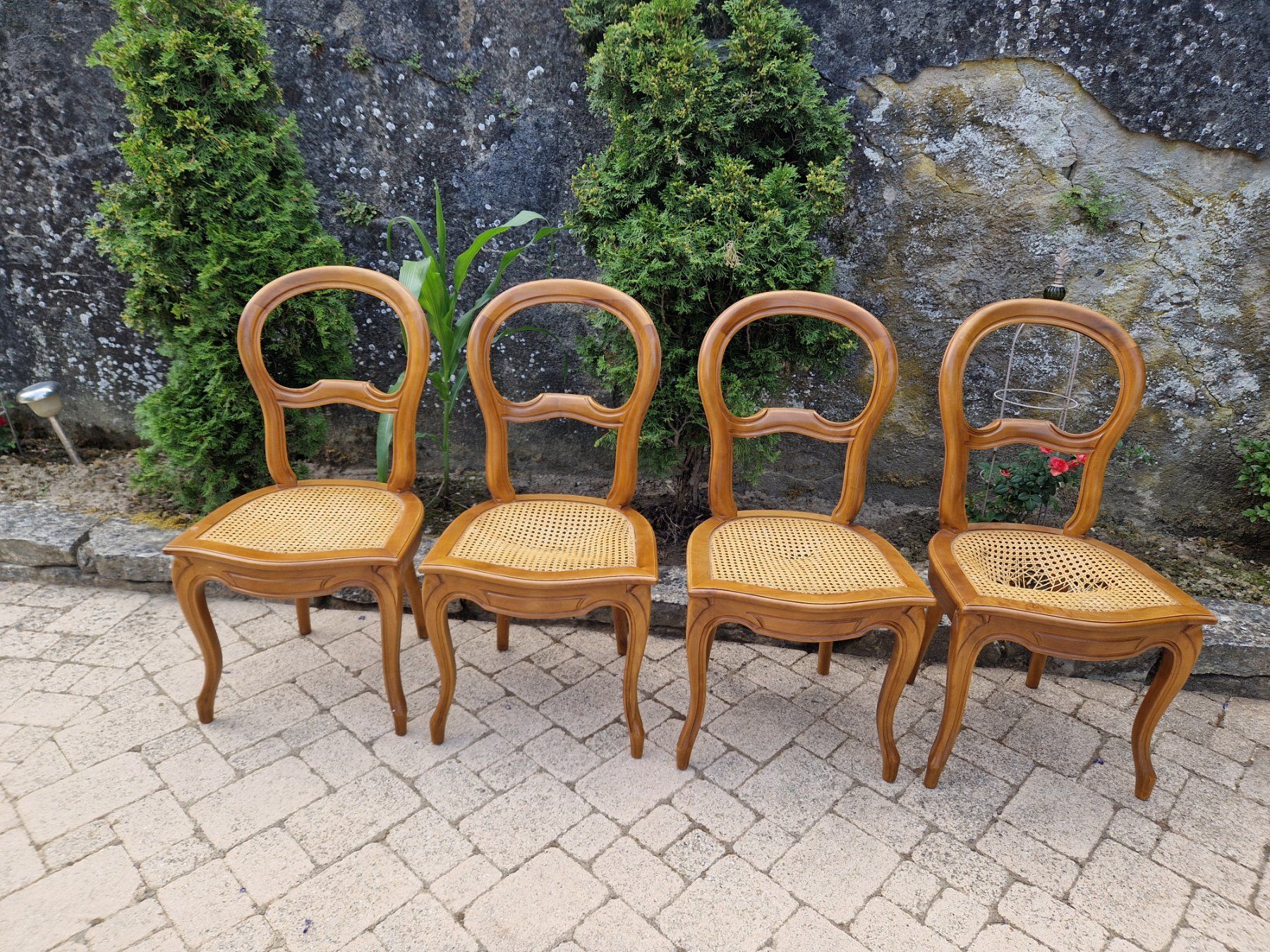 Chaises: Chaises Louis‑Philippe bois clair, cannage à restaurer – D'occasion à Belmont-Lausanne par Stephane_C