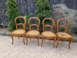 Chaises Louis‑Philippe bois clair, cannage à restaurer