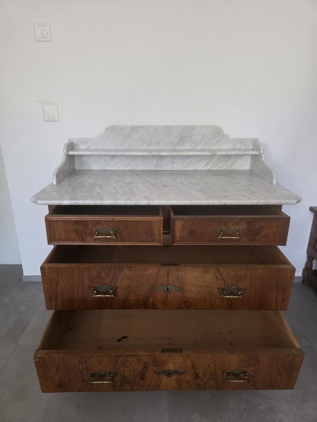 Cassettiere: Antike Kommode Holz mit Marmorplatte  – Usato da Rothrist venduto da rsu_96pl 3