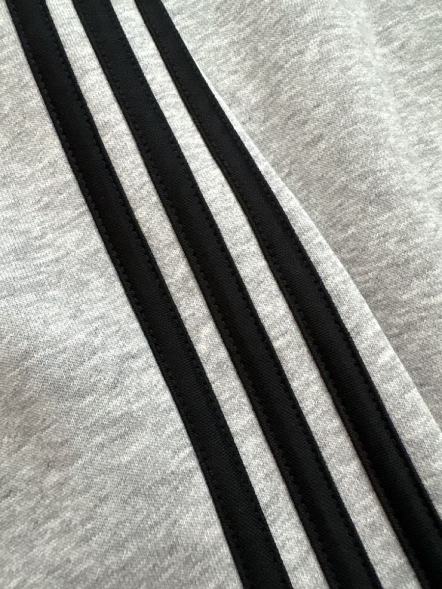Adidas Maglioni & Felpe: Grauer Adidas Pullover Grösse M guter Zustand – Usato da Ziefen venduto da buyforfree 3