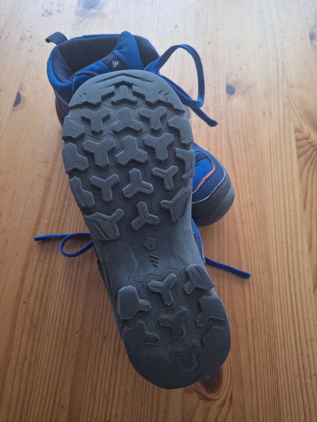 Decathlon Chaussures garçon: Wanderschuhe Grösse 35 – D'occasion à Aesch BL par ChezToKa 2