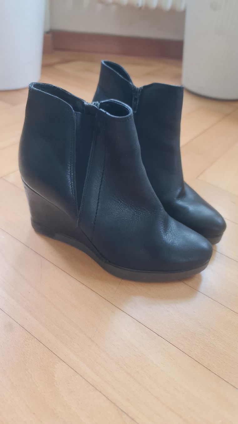 Chaussures femmes: Keilabsatzschuhe Gr. 37 – D'occasion à Kriens par ..stx..