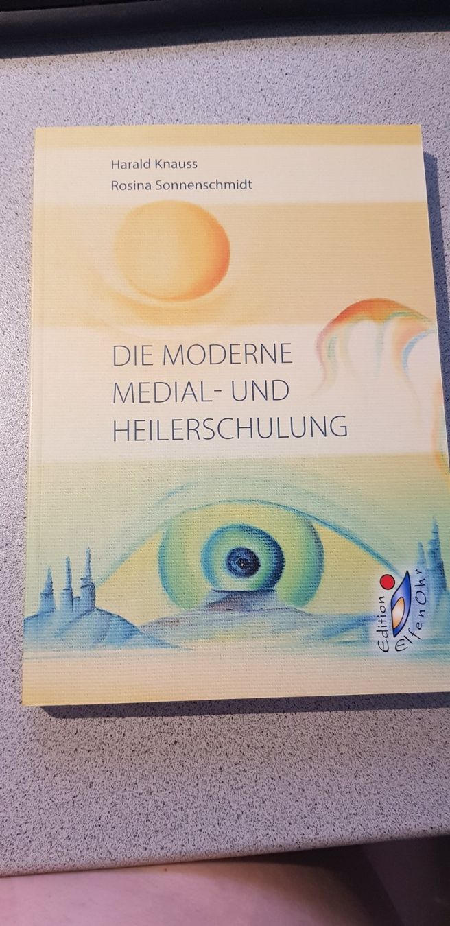 Libri: Die moderne Medial und Heilerschulung – Usato da Dürnten venduto da BAschwanden