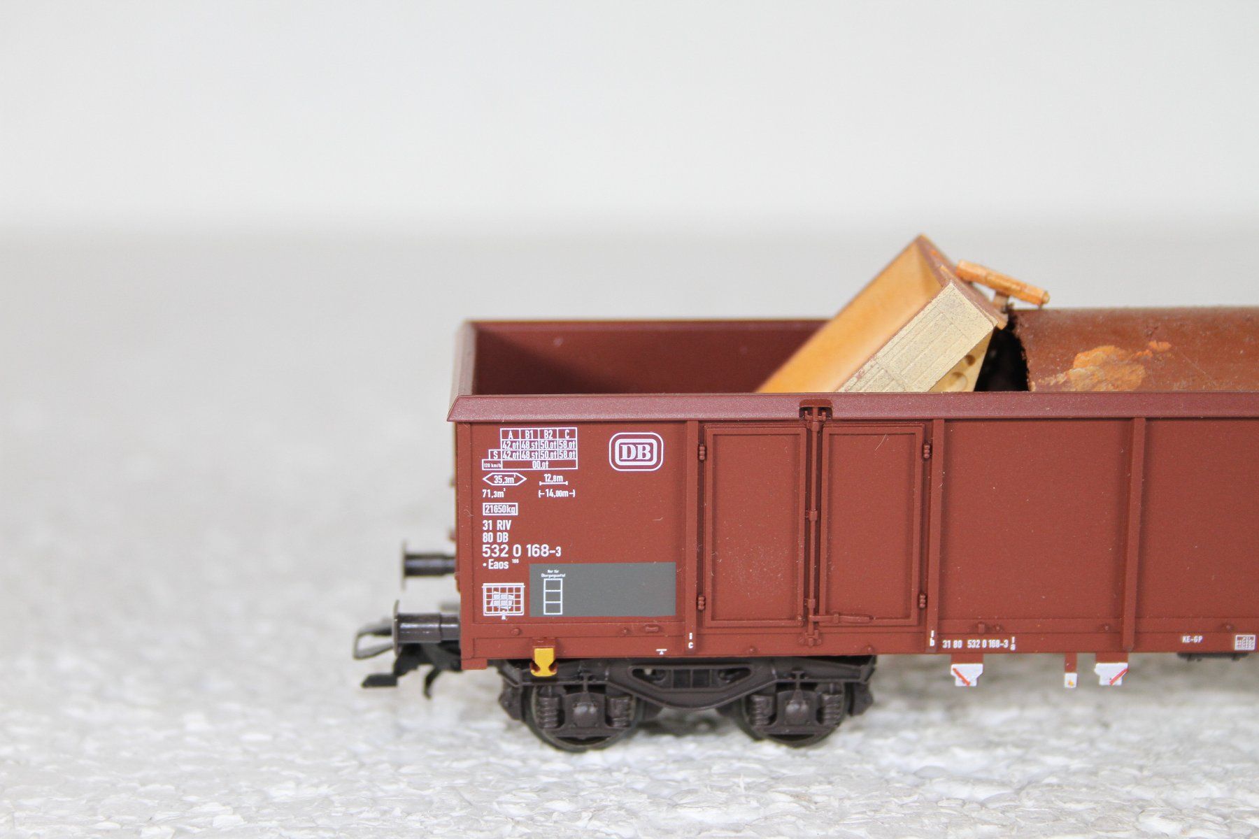 Märklin Modellini di ferrovie: Märklin DB Eaos mit Ladung (2) – Usato da Triesen venduto da gleis8 1
