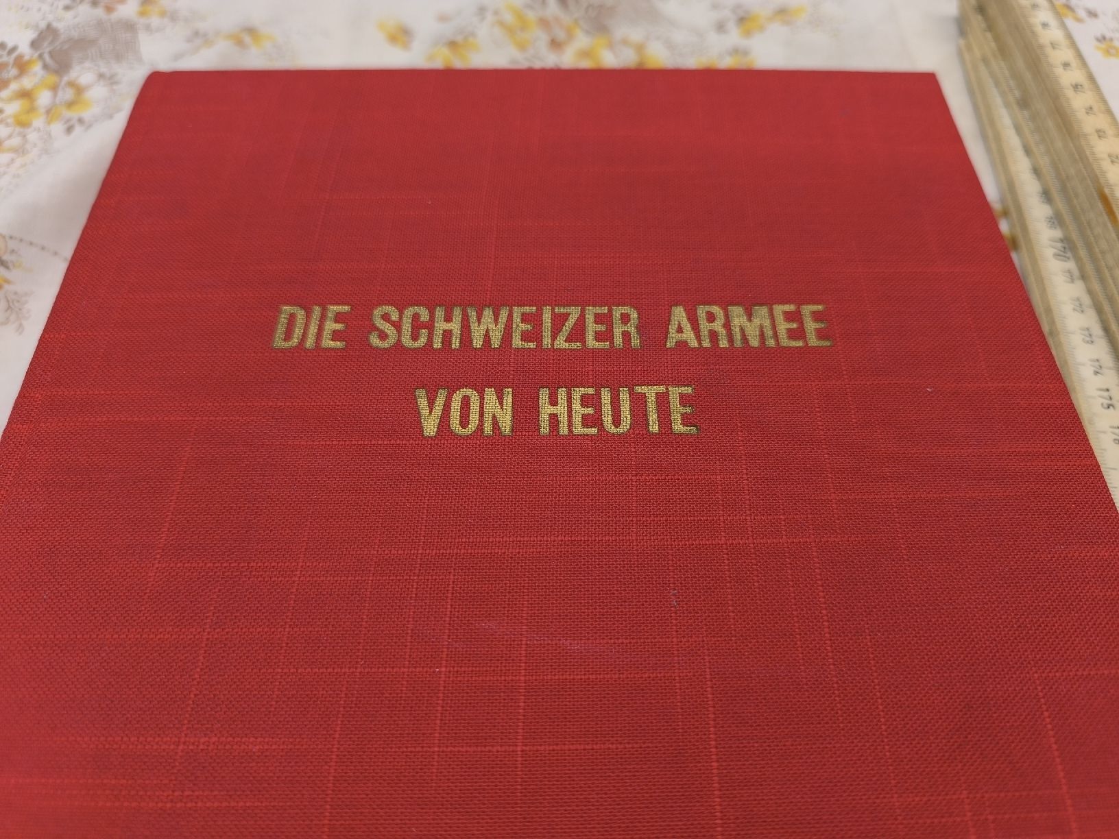 Livres: BUCH.     DIR SCHWEIZER ARMEE VON HEUTE – D'occasion à Cama par anto_a