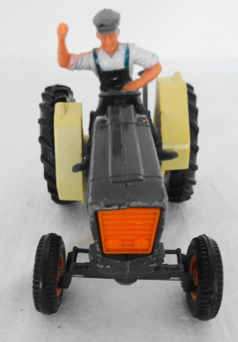 Britains Kit di modellismo & Modellini statici: Britains Ltd. Traktor mit Figur, Oldtimer Rarität – Usato da Zürich venduto da Connie8 2