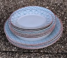 Tognana Assiettes. 11 Pièces. Très bon état. Design! (52)