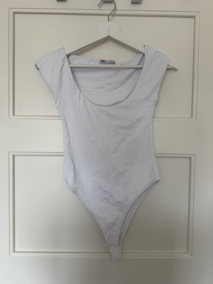 Zara Top: white zara body – Usato da Zürich venduto da ele_cj6q