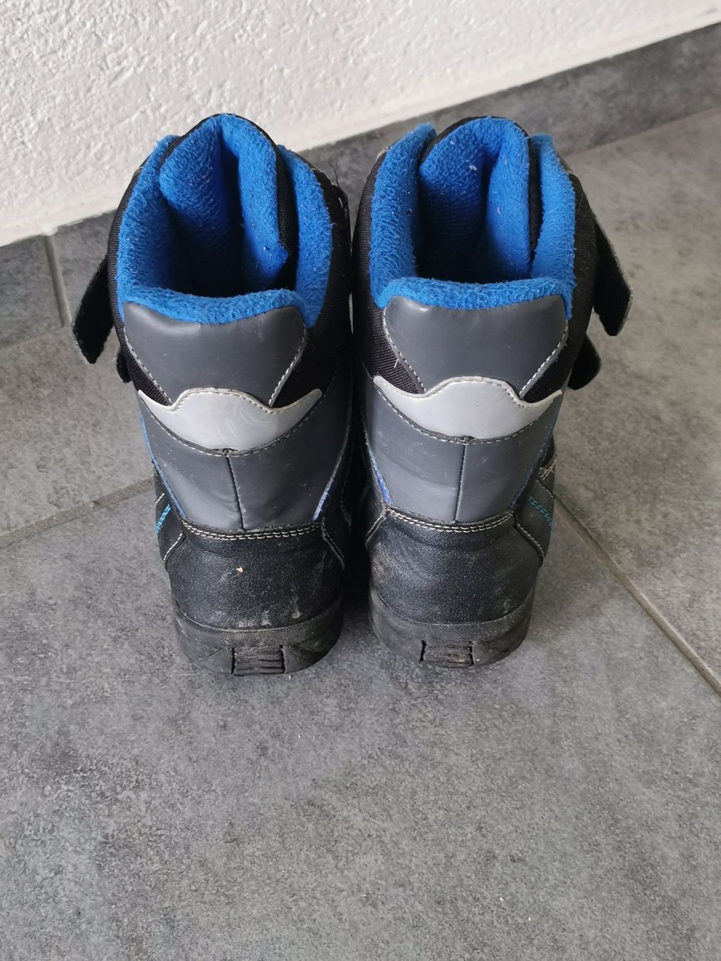 Scarpe da uomo: Warme Kinderschuhe Gr. 35 – Usato da Herzogenbuchsee venduto da knisteri 2