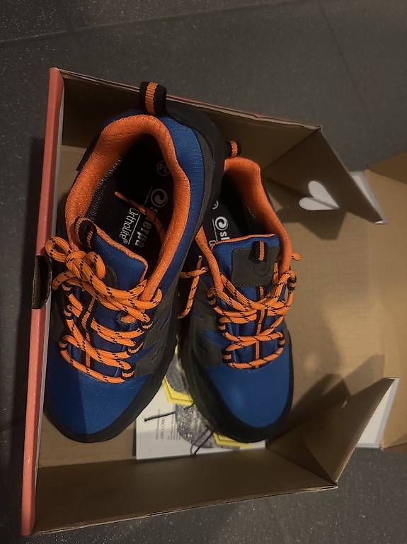 Scarpe per ragazzi: Wanderschuhe Gr. 34  neu – Nuovo e nell'imballaggio originale da Oberglatt ZH venduto da lia_2jy2